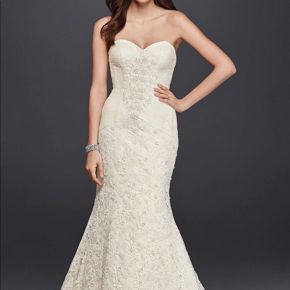 Never worn wedding dress